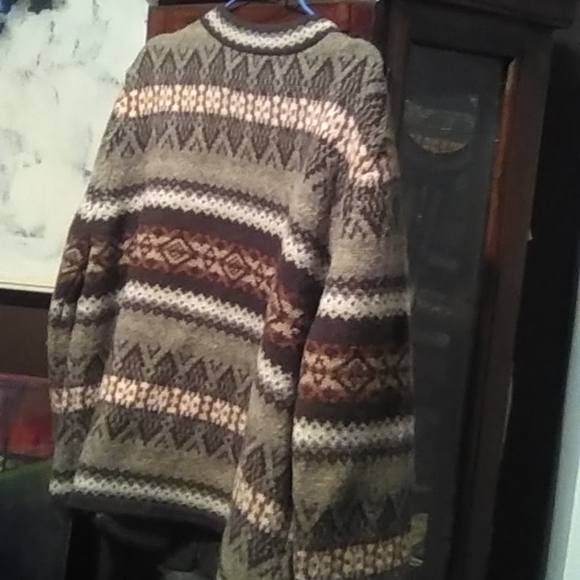 SUSAN BRISTOL LONG SLEEVE CARDIGAN WITH 5 BUTTON CLASPS - Picture 5 of 5